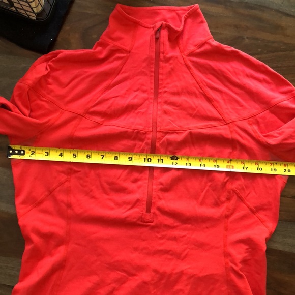 ✨SOLD✨ LULULEMON-EUC 1/2 Zip Sweatshirt/Jacket (L) - Picture 14 of 16